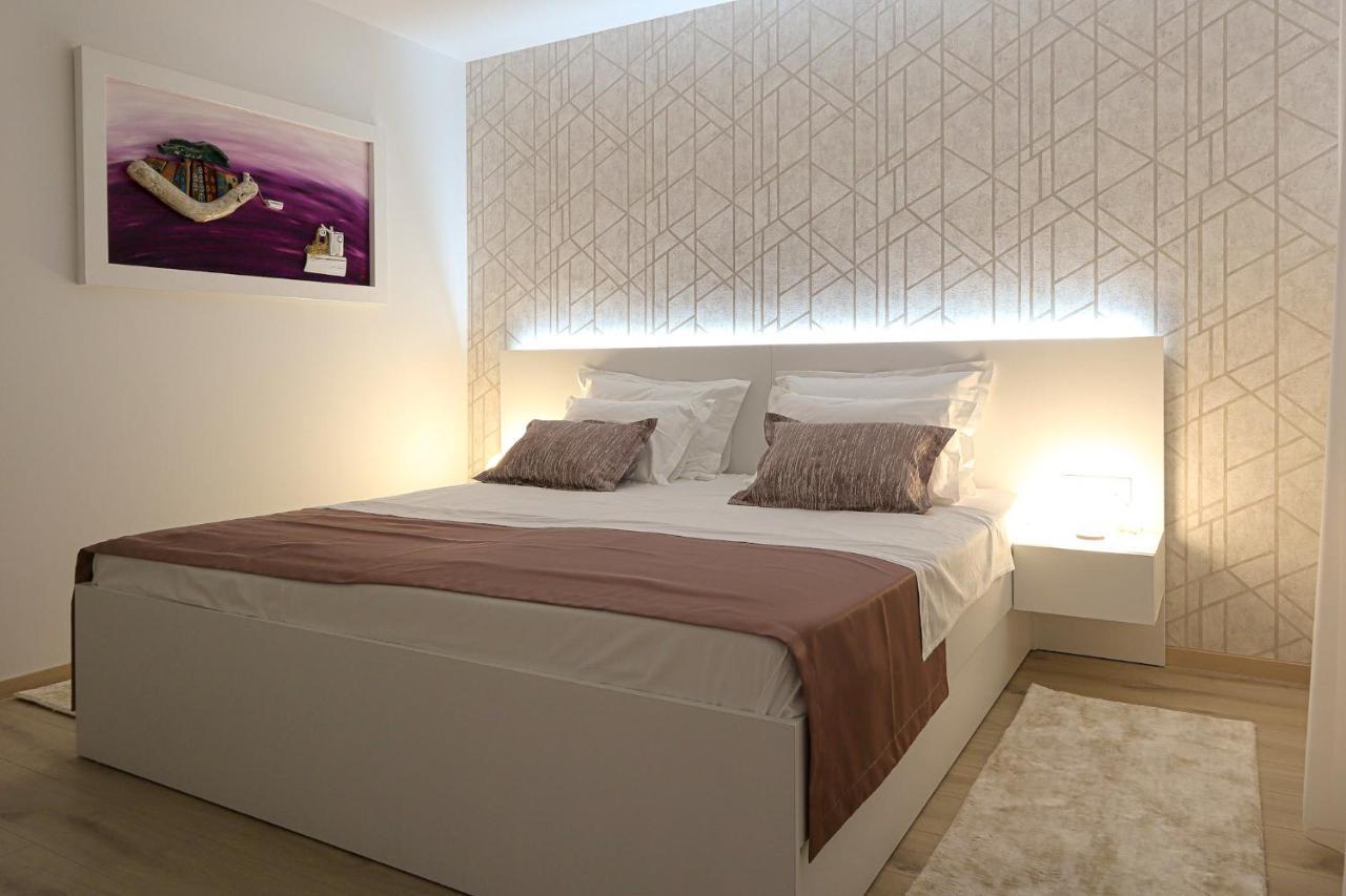 Villa Angelus With Heated Pool Kucine ภายนอก รูปภาพ