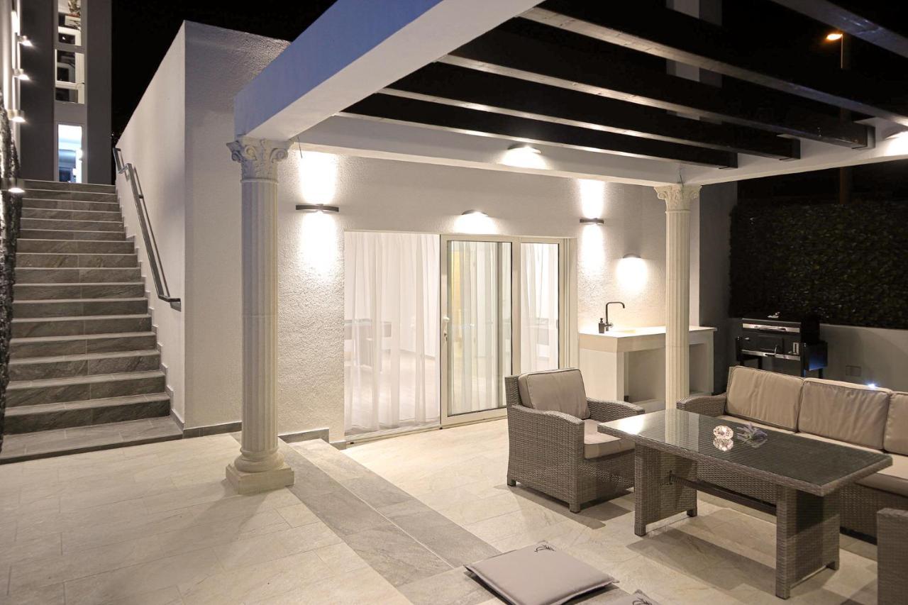 Villa Angelus With Heated Pool Kucine ภายนอก รูปภาพ